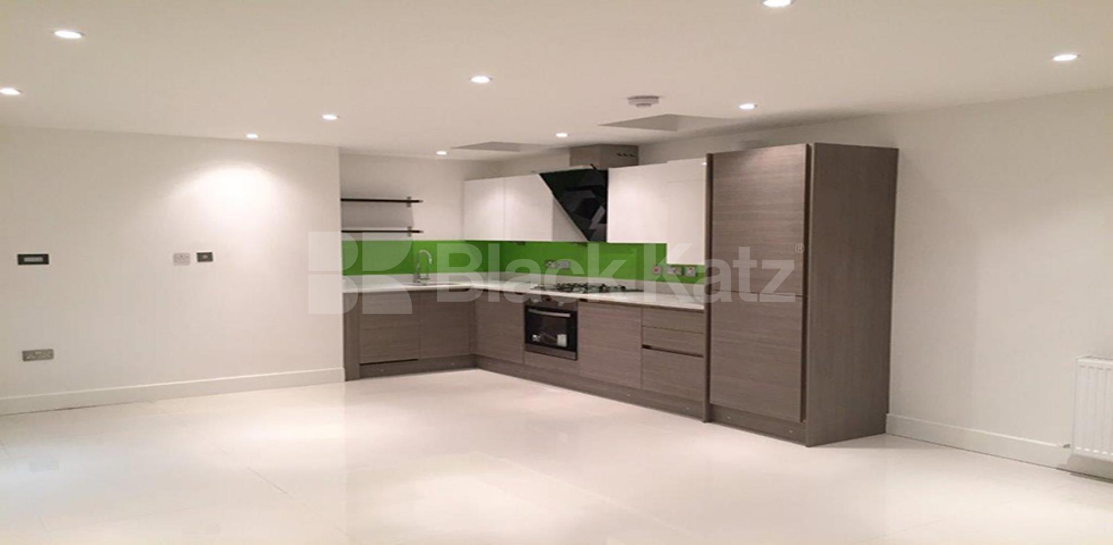 			UNDER OFFER, 2 Bedroom, 1 bath, 1 reception Apartment			 Shakespeare Rd, Poets Corner Brixton